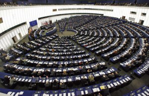 An overhead view shows the plenary sessi